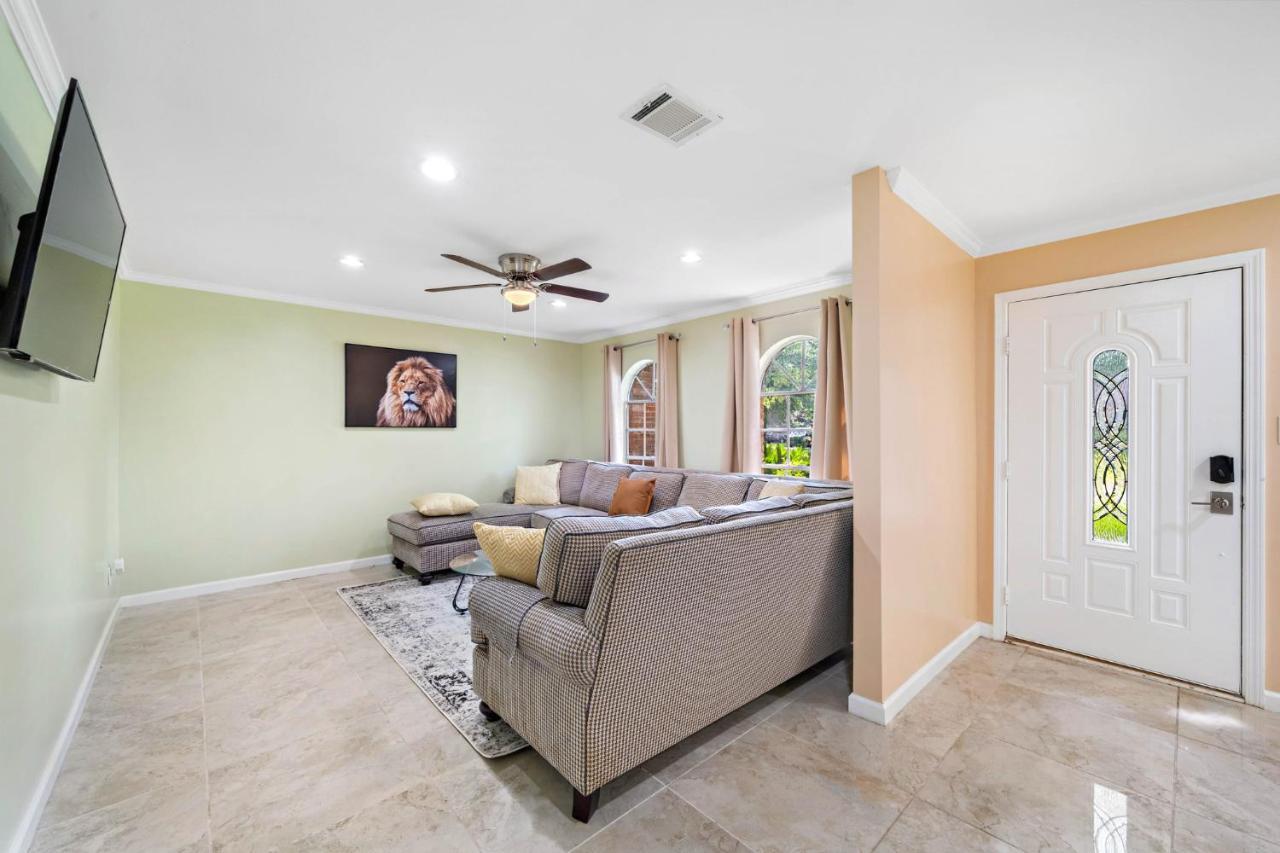 Pool Oasis Games Wifi Bbq Yard Sleep 16 Villa Houston Exterior foto