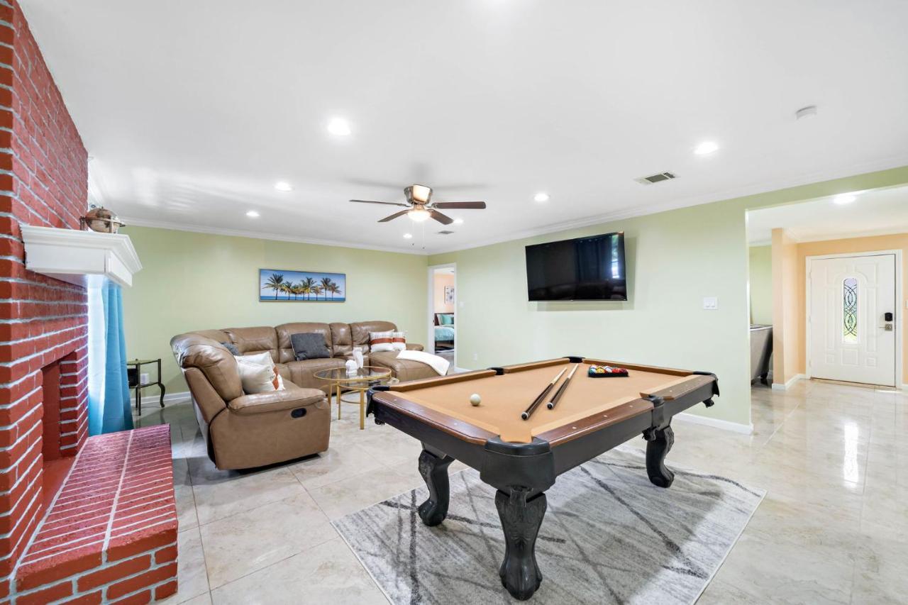 Pool Oasis Games Wifi Bbq Yard Sleep 16 Villa Houston Exterior foto